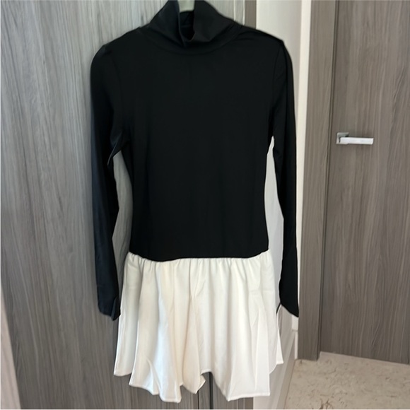 Commense Dress - Picture 3 of 6